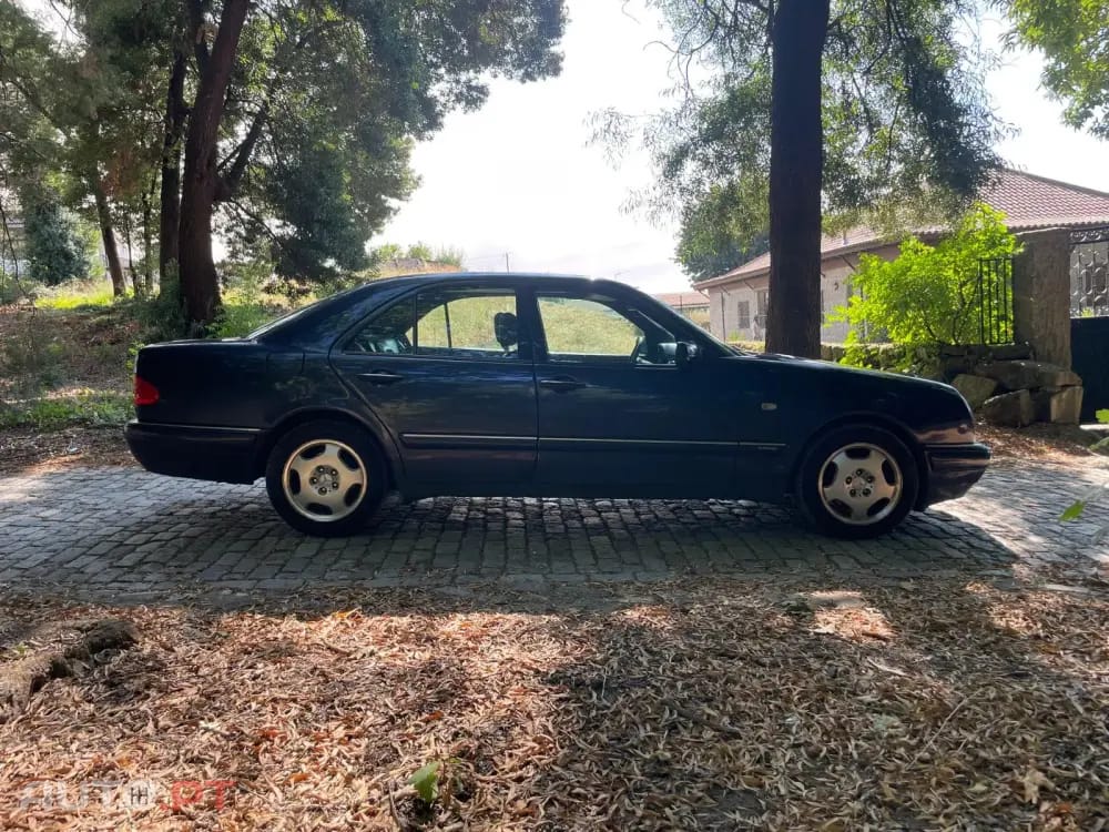 Mercedes-Benz E 300 TD Classic