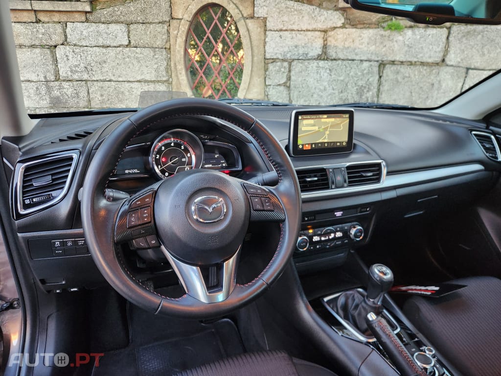 Mazda 3 1.5 Sky-D Excellence Navi