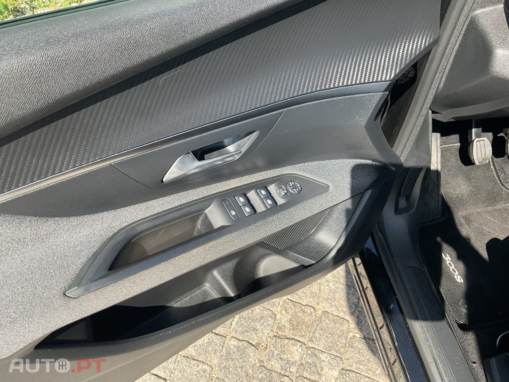 Peugeot 3008 1.5 BlueHDi Active