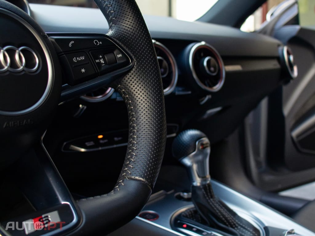 Audi TTS 2.0 TFSi quattro S Tronic