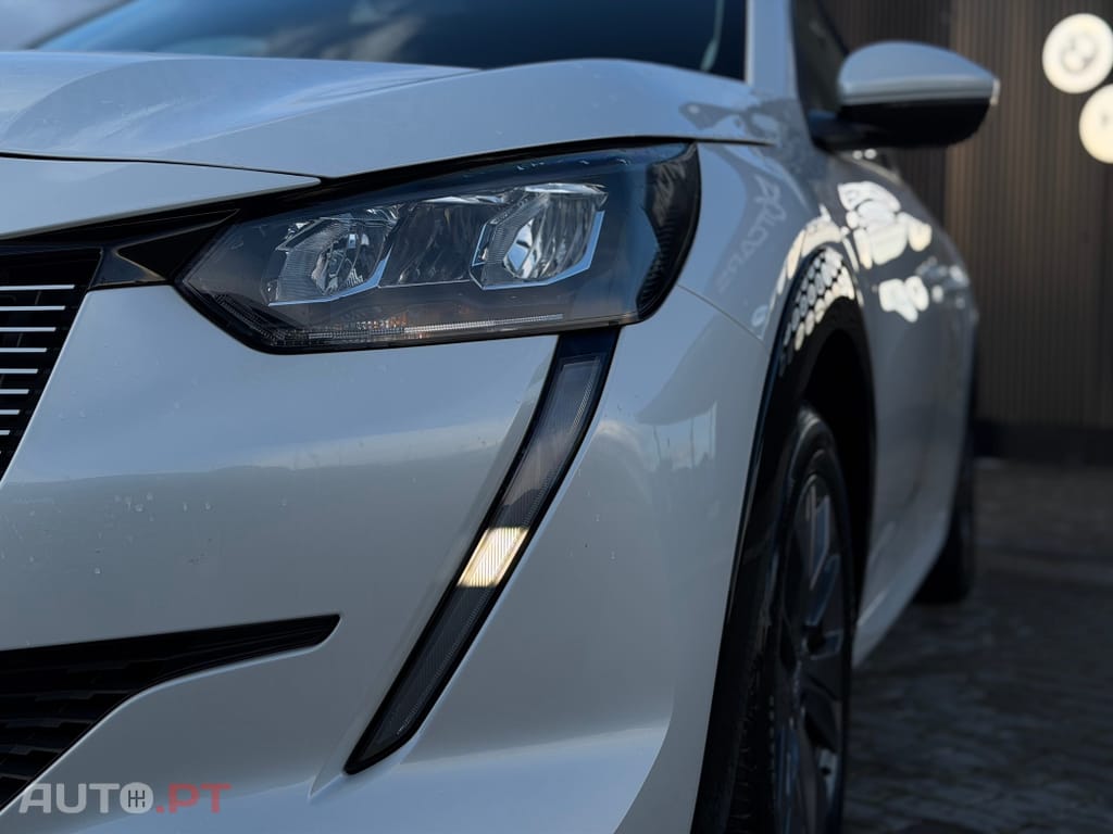 Peugeot E-208 50 kWh Allure
