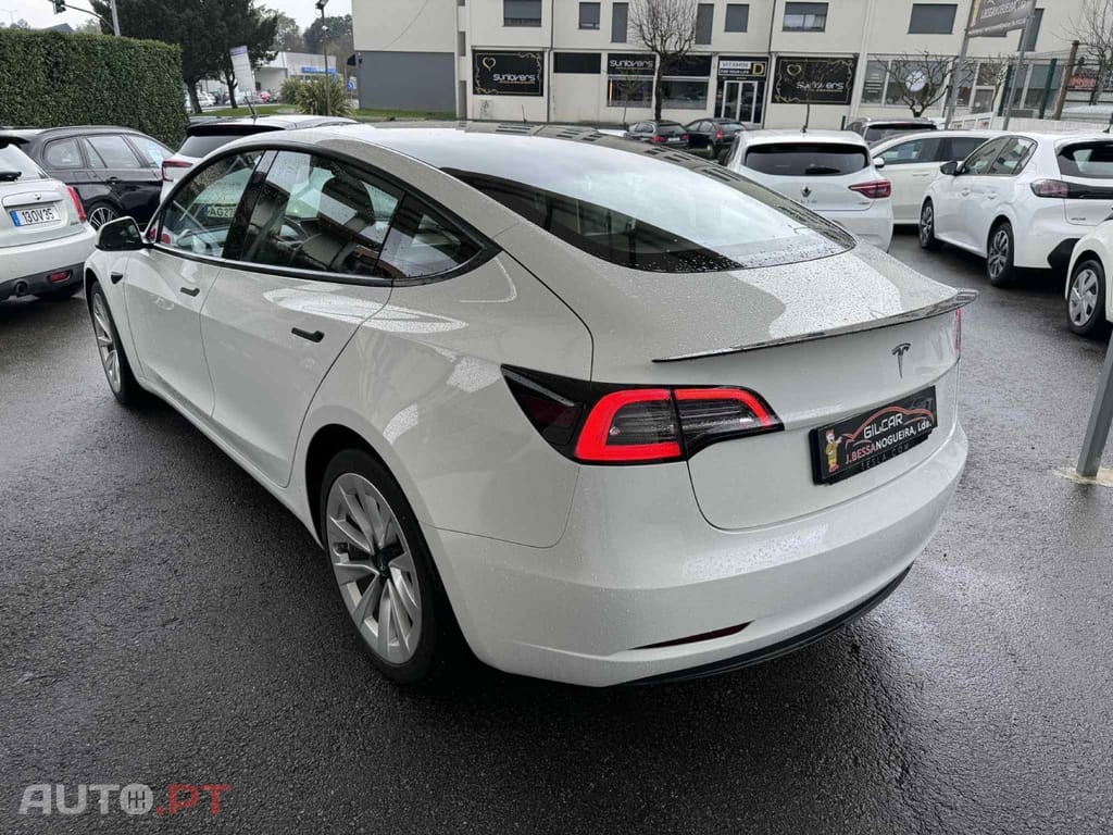 Tesla Model 3 Standard Range Plus RWD