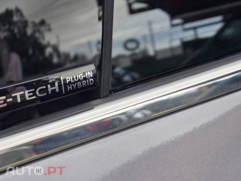 Renault Captur 1.6 E-TECH PLUG-IN INTENSE