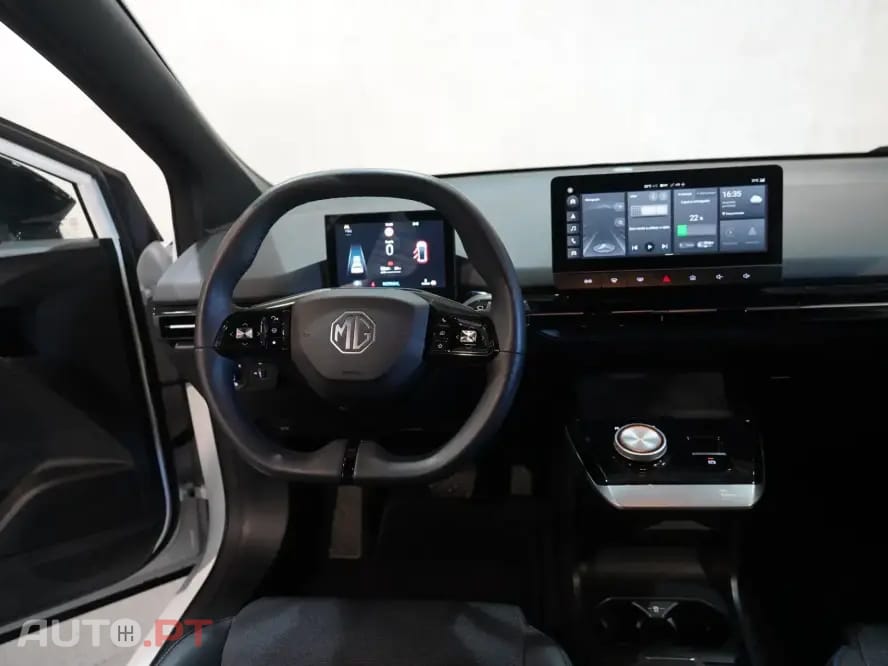 MG MG4 64 kWh Luxury