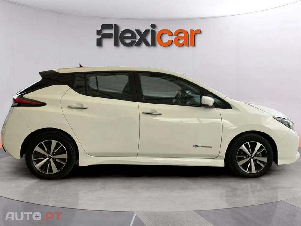 Nissan Leaf Accenta