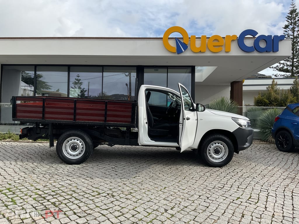 Toyota Hilux 2.4 D-4D 2WD CE