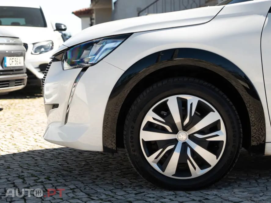 Peugeot E-208 50 kWh Active