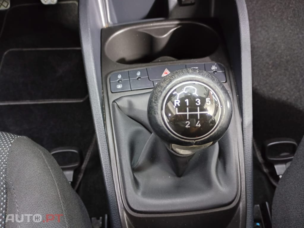 SEAT Ibiza 1.6 TDI Reference — fotografia 31