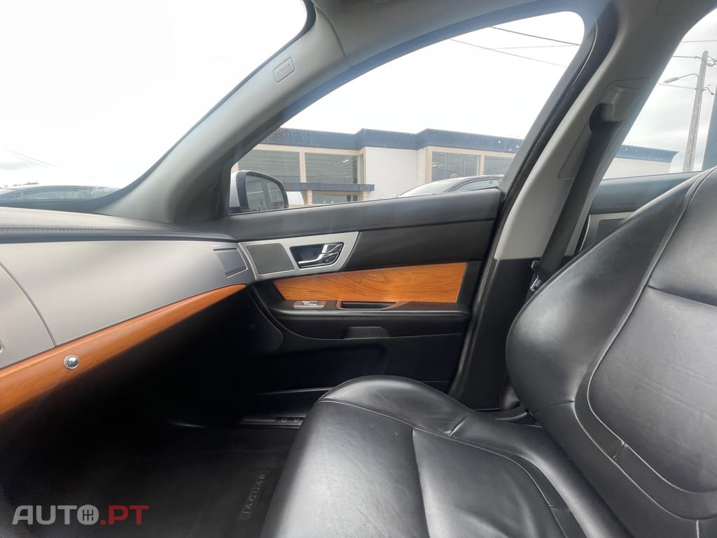 Jaguar XF 2.2 F
