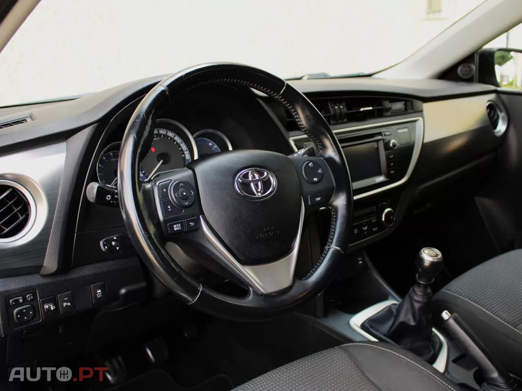 Toyota Auris 1.4 D-4D Exclusive+Navi