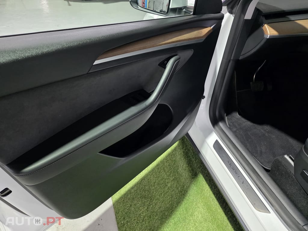 Tesla Model Y Long Range Tração Integral