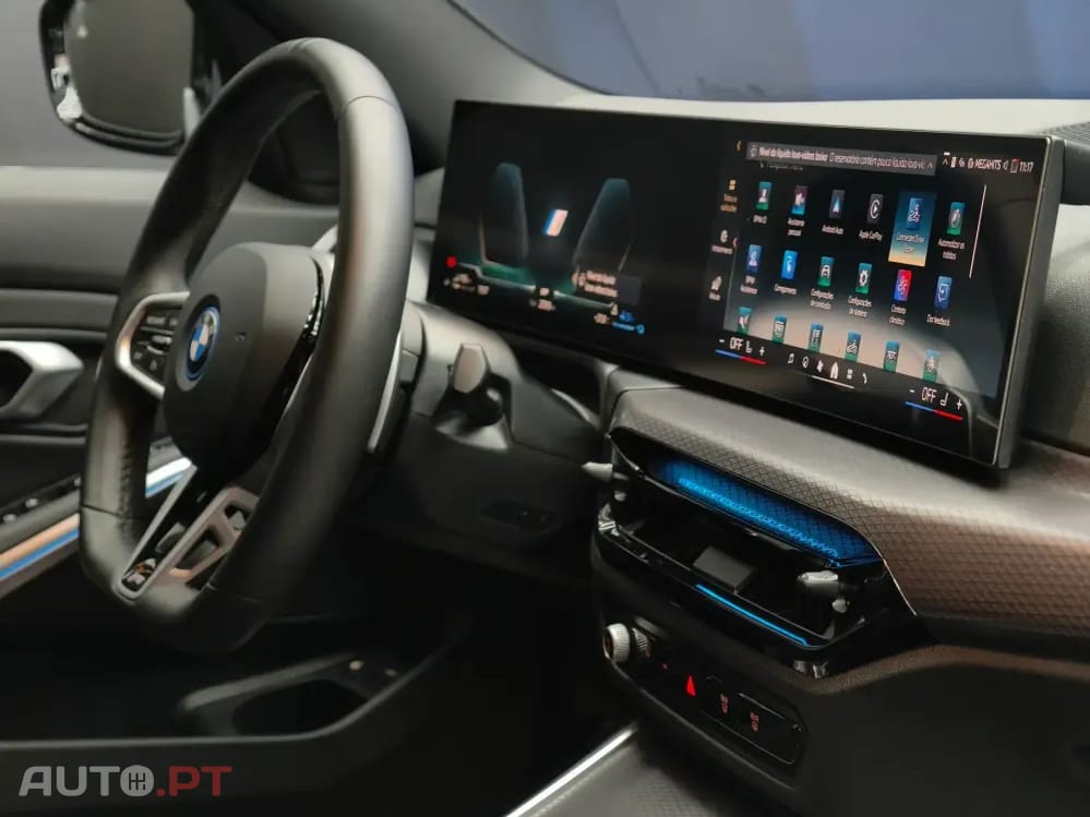 BMW 330 e Pack Desportivo M Pro Auto