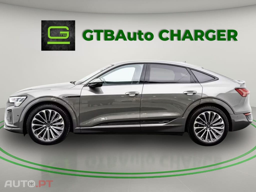 Audi Q8 E-Tron 55 S LINE BLACK 