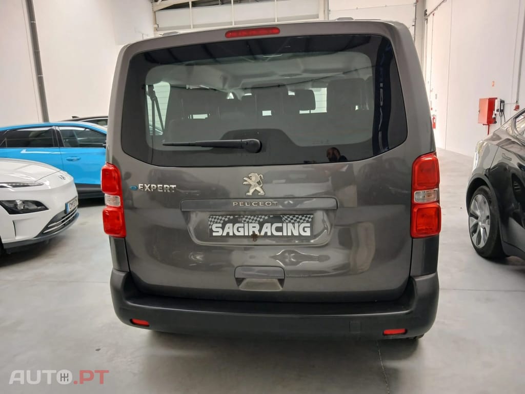 Peugeot E-Expert 50 kWh M Standard