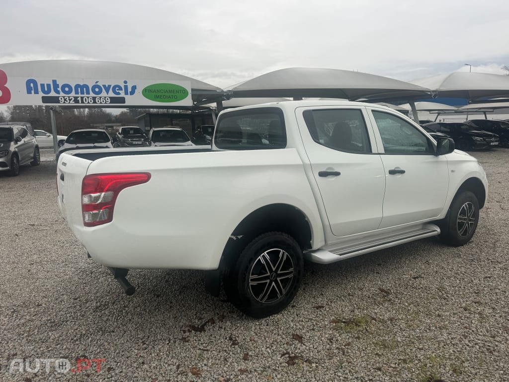 Mitsubishi L200 2.4 DI-D CD Invite 4WD