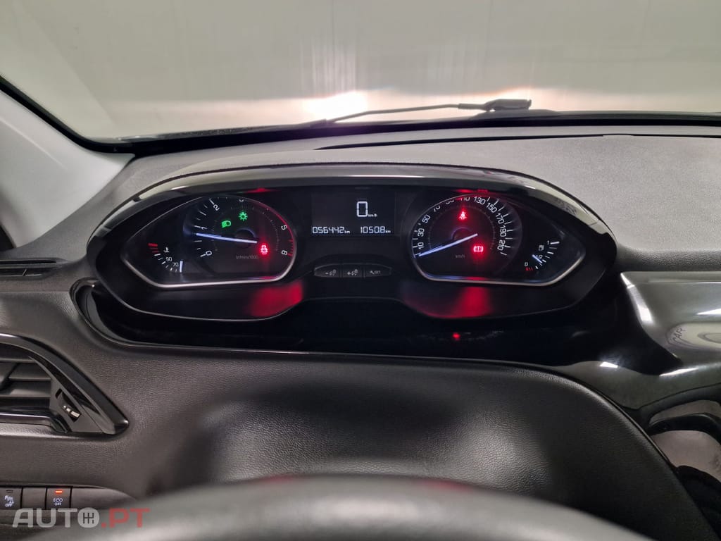 Peugeot 208 1.5 BLUEHDI 102CV SIGNATURE GPS CAMARA TRASEIRA