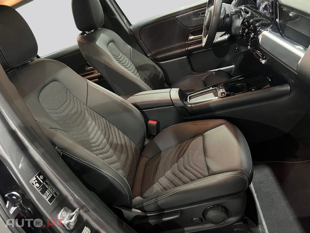 Mercedes-Benz GLB 180 D I.V.A DEDUTIVEL