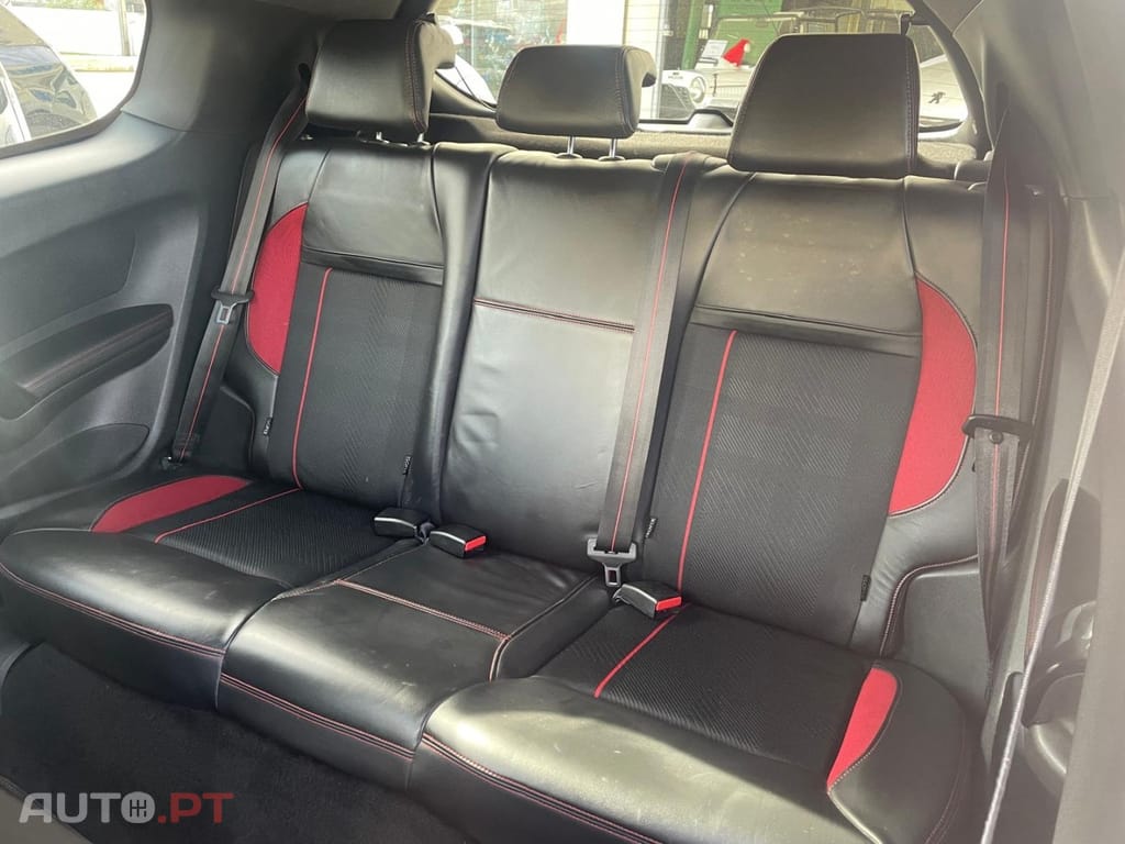 Peugeot 208 1.6 THP GTi