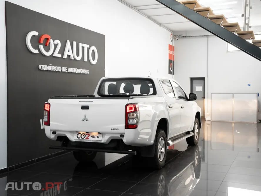 Mitsubishi L200 2.3 DI-D CD Invite 4WD