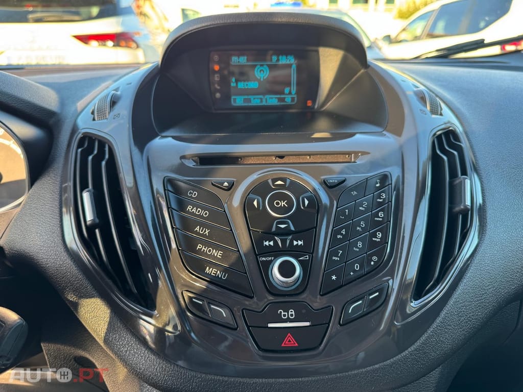 Ford Tourneo 1.0 EcoBoost Titanium