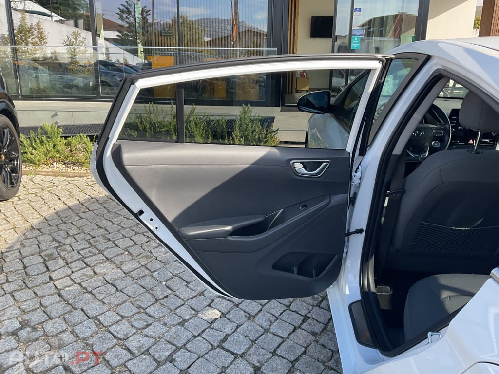 Hyundai Ioniq 1.6 GDI HEV