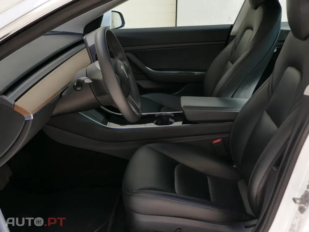 Tesla Model 3 Standard Range Plus RWD