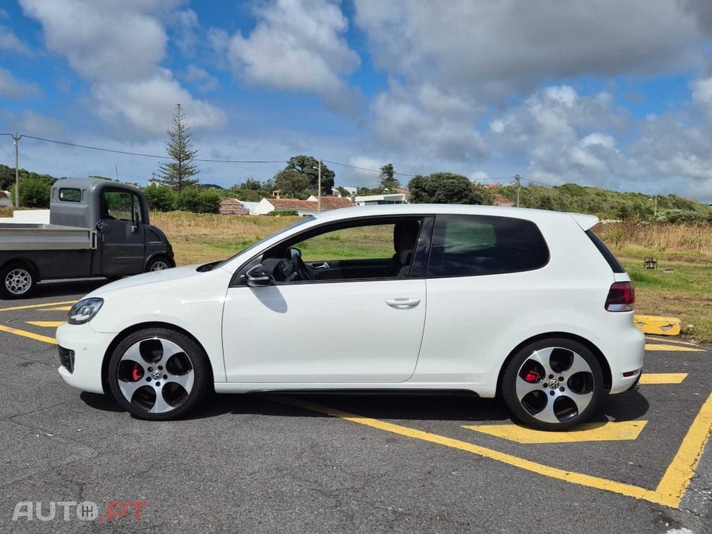Volkswagen Golf 2.0 TSI GTI