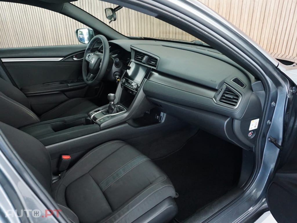 Honda Civic 1.6 i-DTEC Elegance Navi