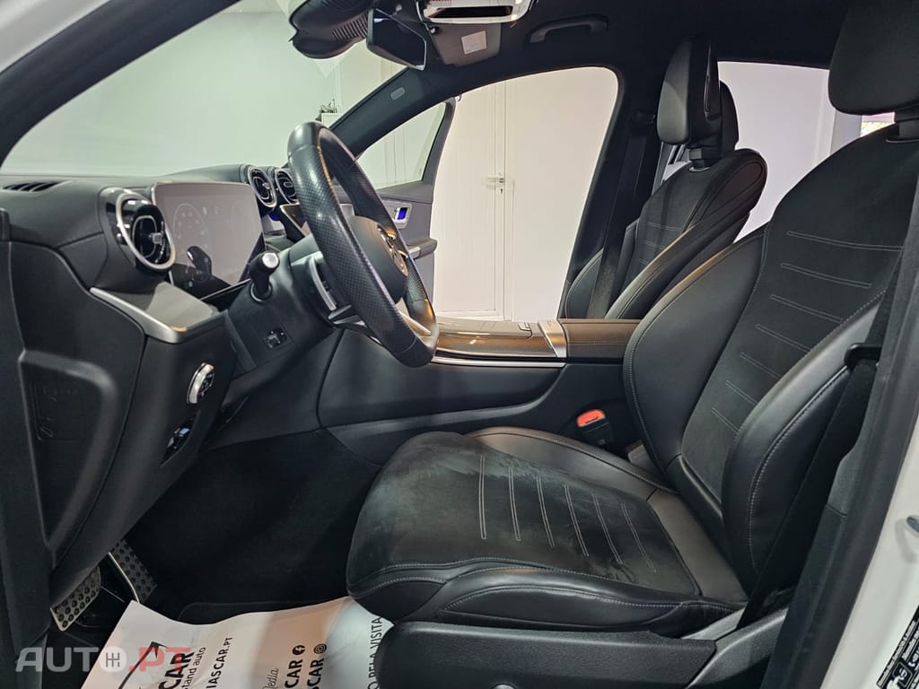 Mercedes-Benz GLC 300 de 4MATIC Coupé AMG Line — fotografia 10