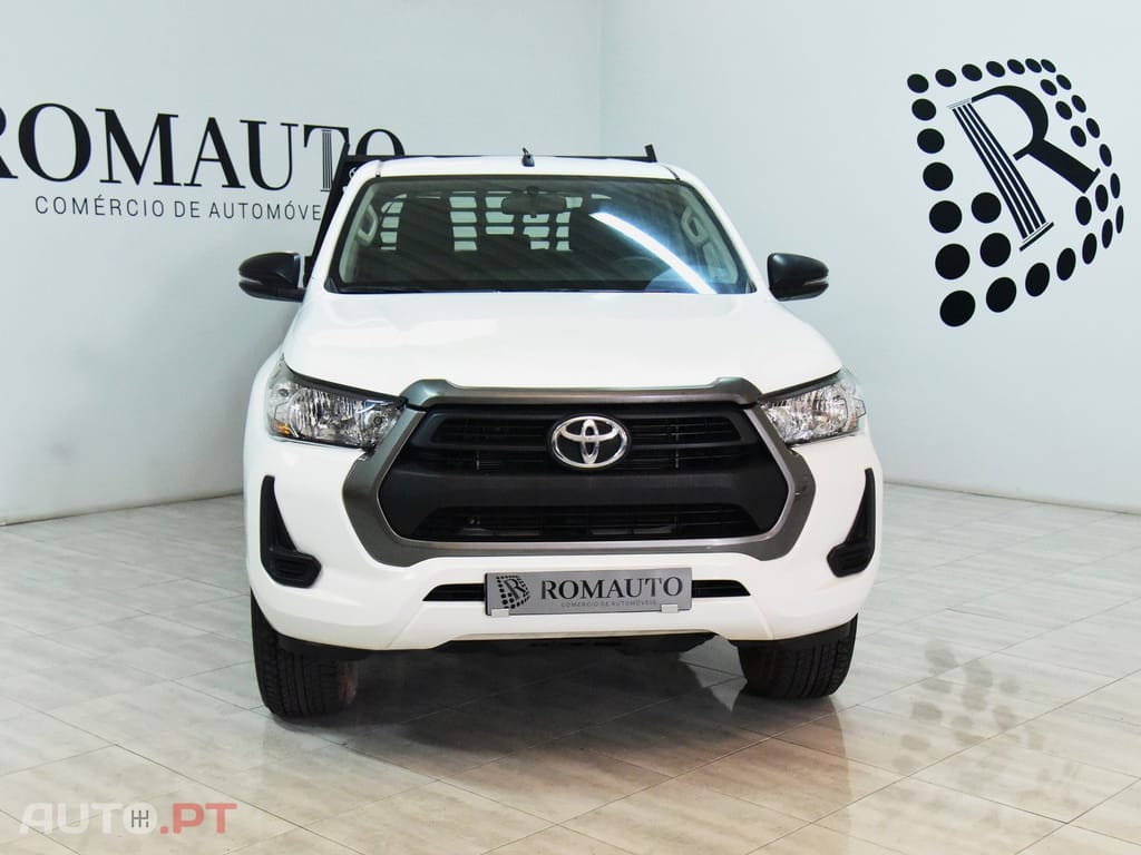Toyota Hilux 2.4 D-4D 2WD CD CM