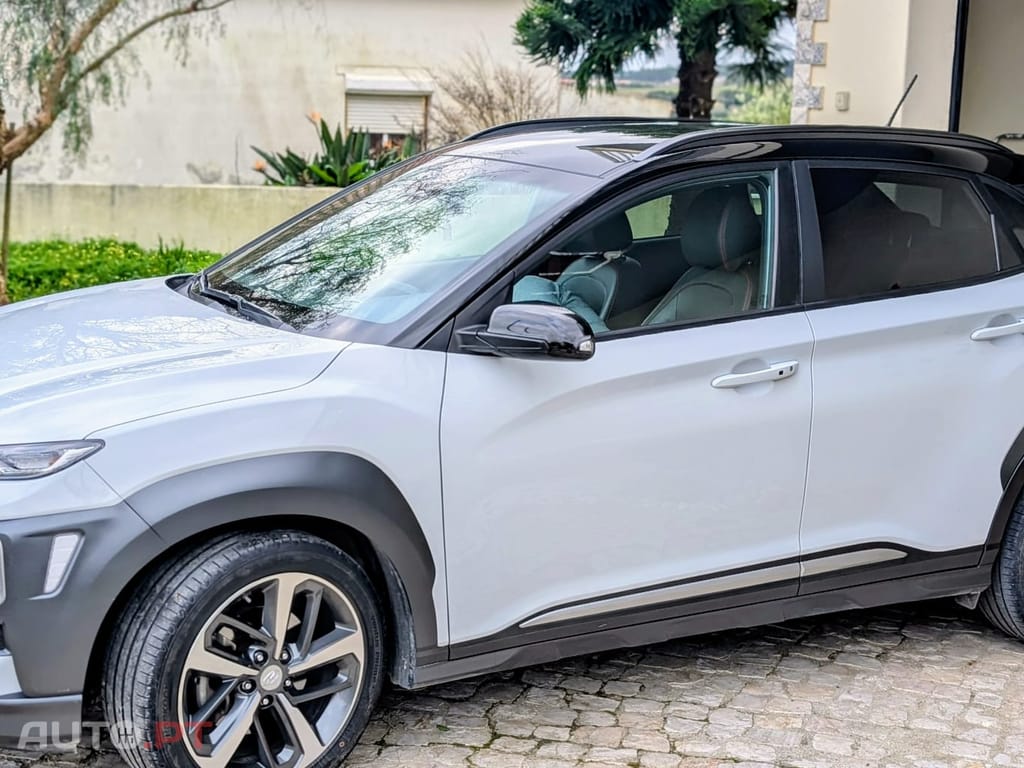 Hyundai Kauai 1.0 T-GDi Pele/Tecido Vermelho