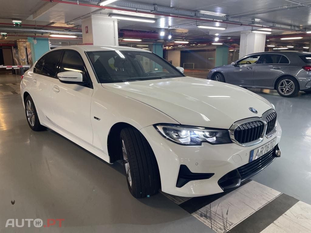 BMW 320 e Pack Essence Auto