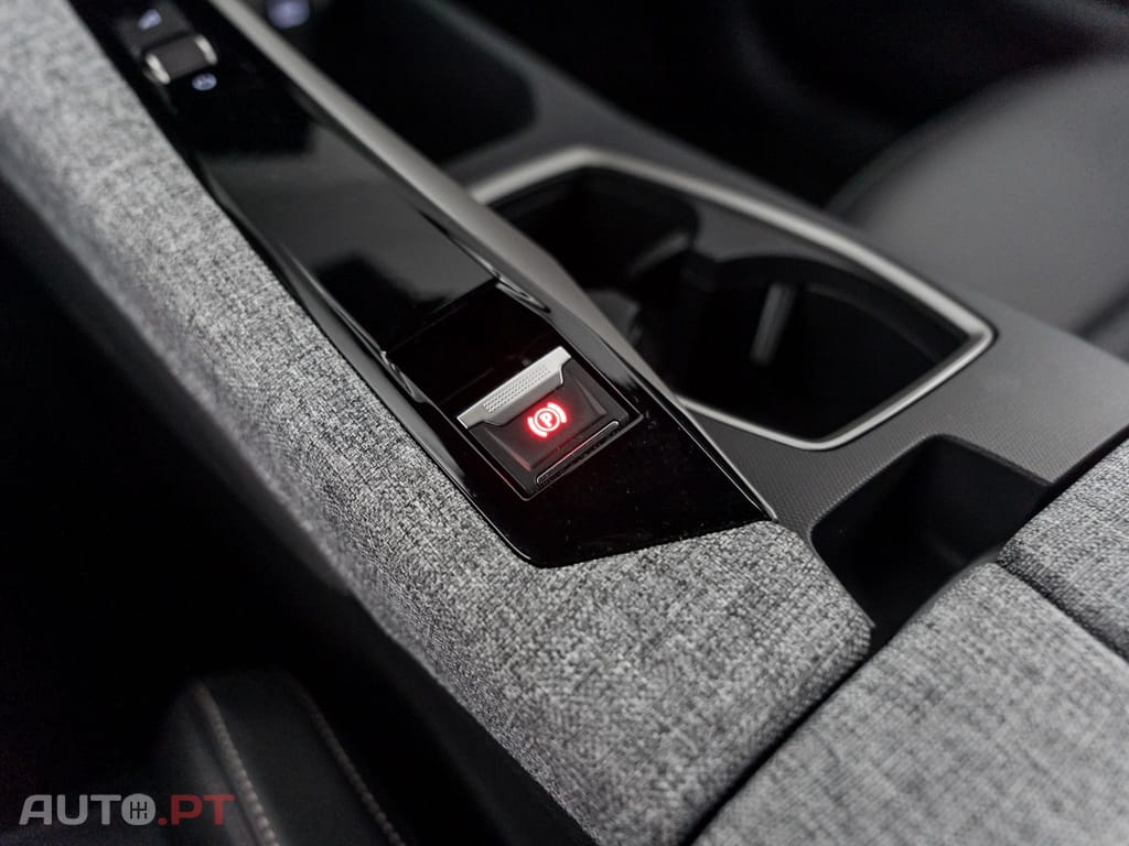 Peugeot 3008 1.2 Hybrid Allure e-DCS6