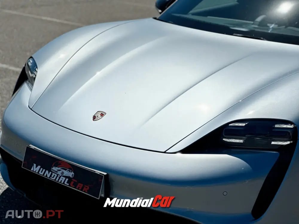 Porsche Taycan 4