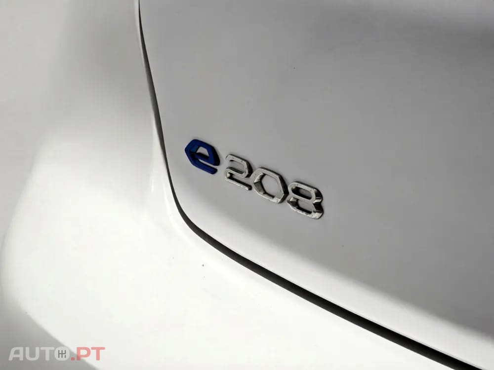 Peugeot E-208 50 kWh SE Style