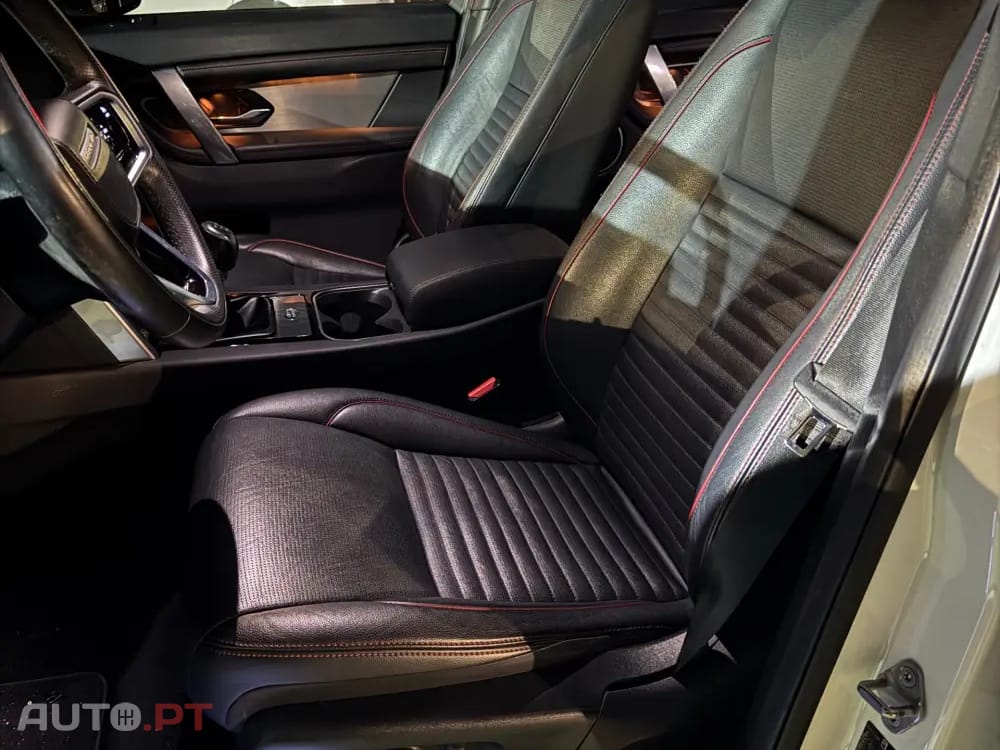 Land Rover Discovery Sport 2.0 D165 R-Dynamic S