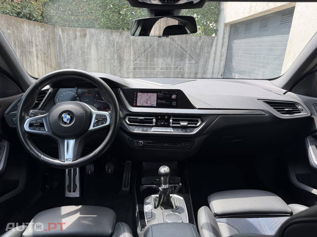 BMW 218 i Pack Desportivo M Pro