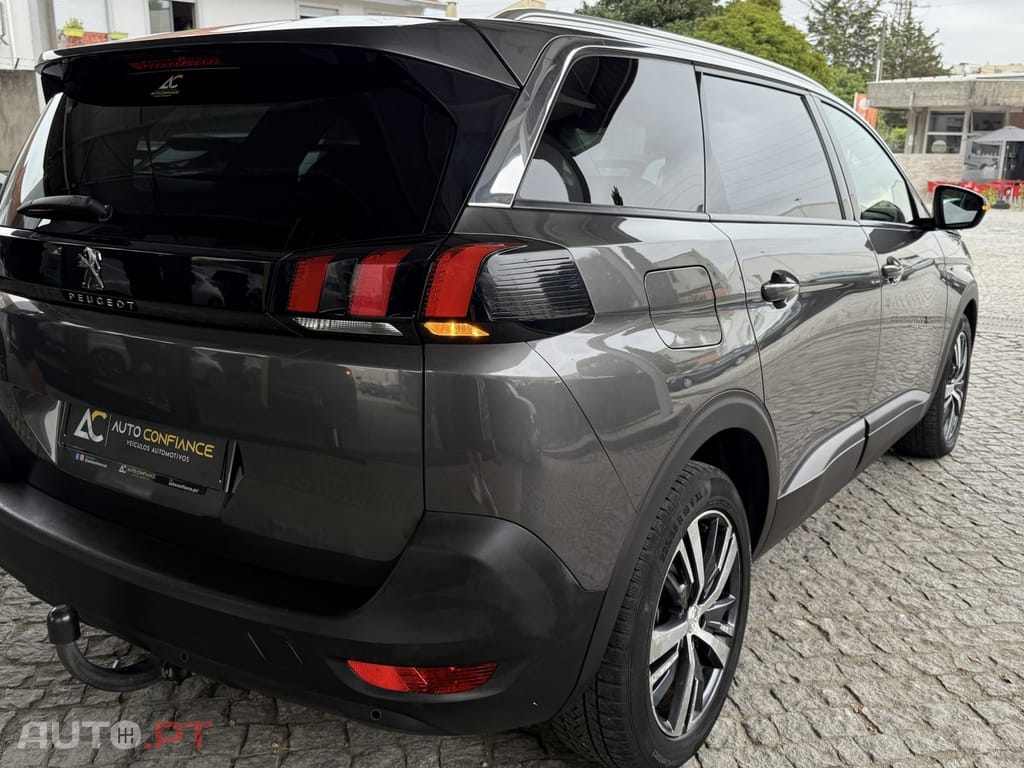 Peugeot 5008 1.2 PureTech Allure EAT8