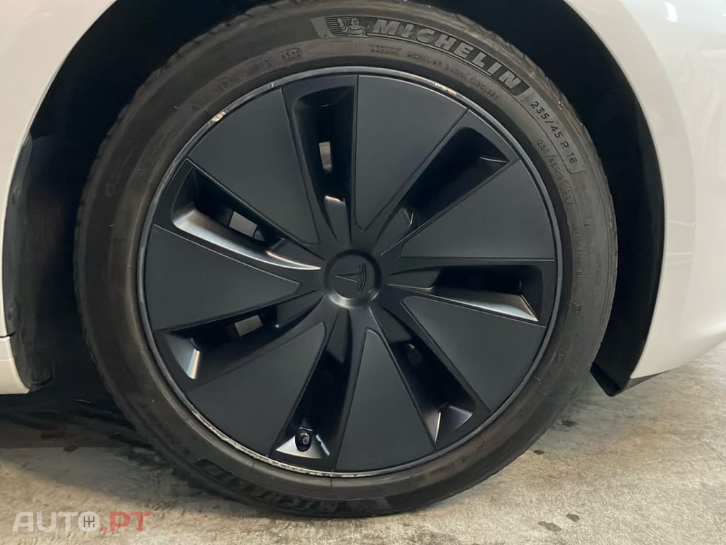 Tesla Model 3 Tração Traseira