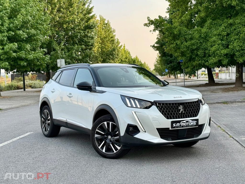 Peugeot 2008 PureTech 155 EAT8 GT