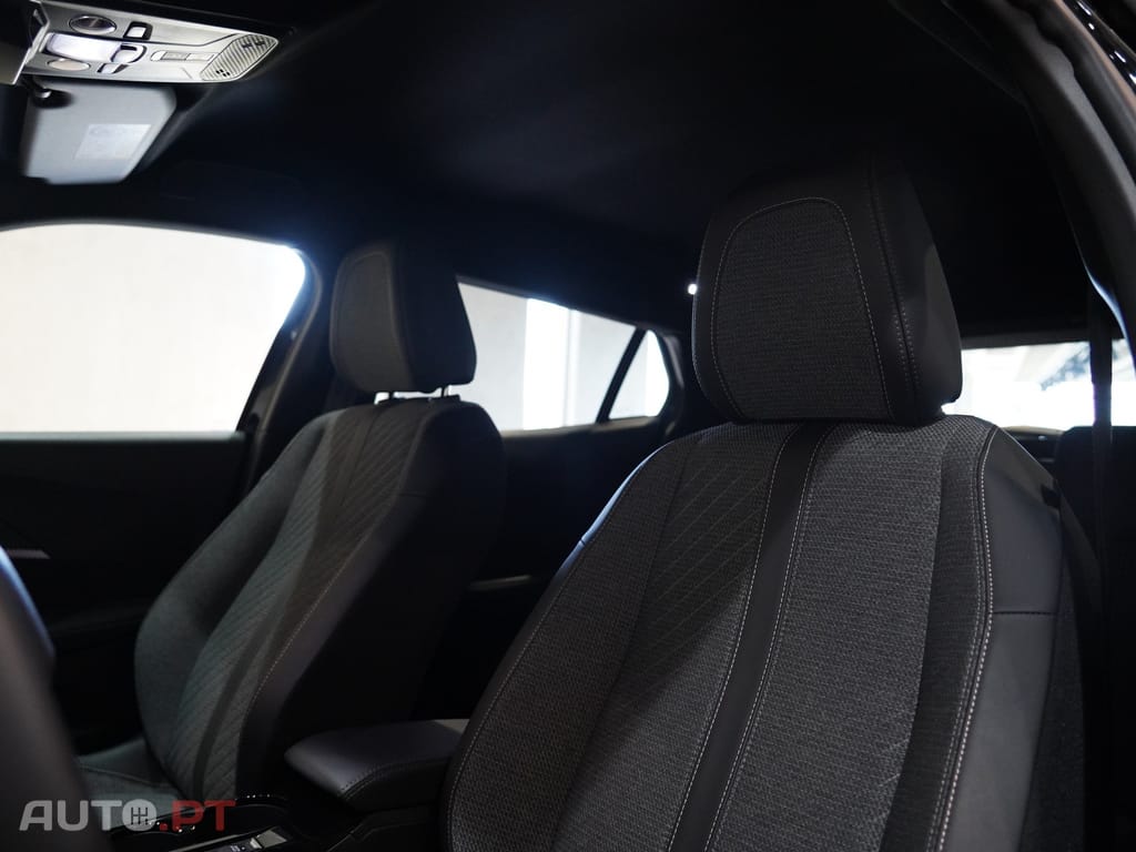 Peugeot 2008 1.2 PureTech Allure EAT8