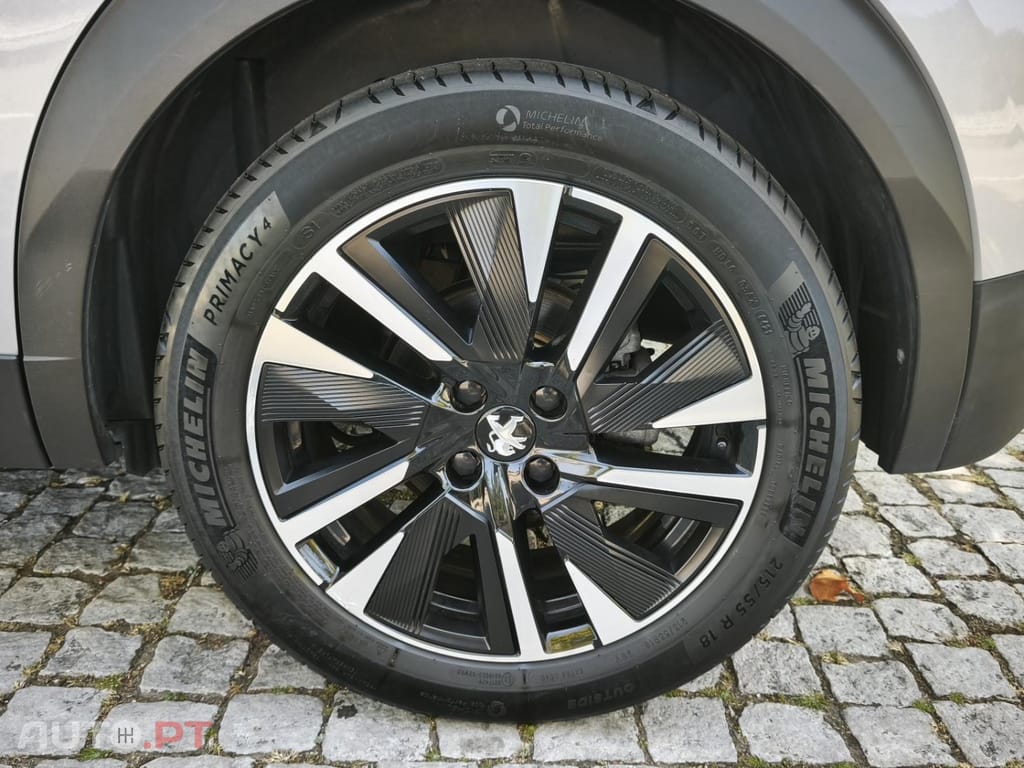 Peugeot e-2008 50 kWh GT — fotografia 21