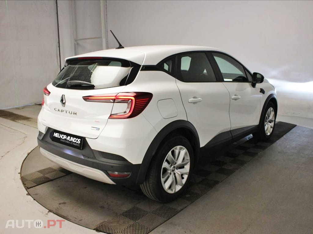 Renault Captur 1.6 E-Tech Business