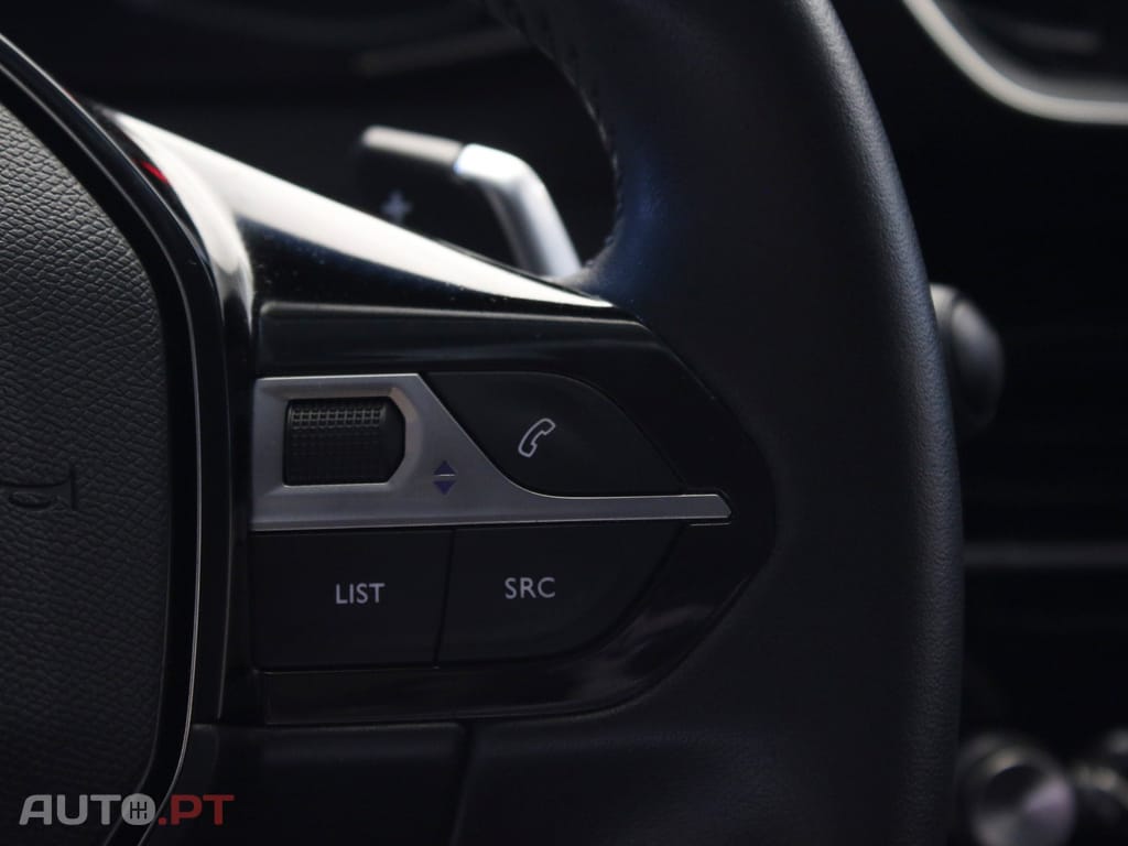 Peugeot 208 PureTech 100 EAT8 Active