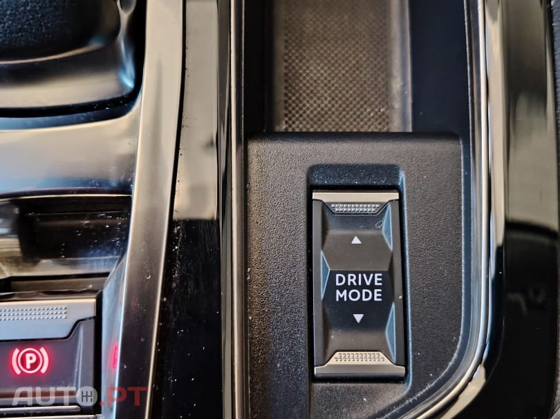 Peugeot 3008 Plug-In Hybrid 225 e-EAT8 Allure Pack