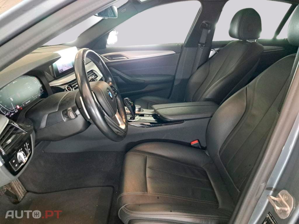 BMW 530 iPerformance I.V.A DEDUTIVEL 