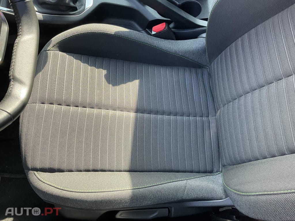 Peugeot 2008 1.2 PureTech Active Pack