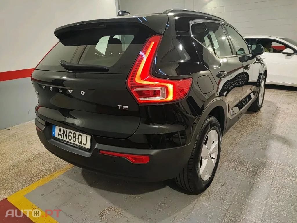 Volvo XC40 1.5 T2 Momentum Core