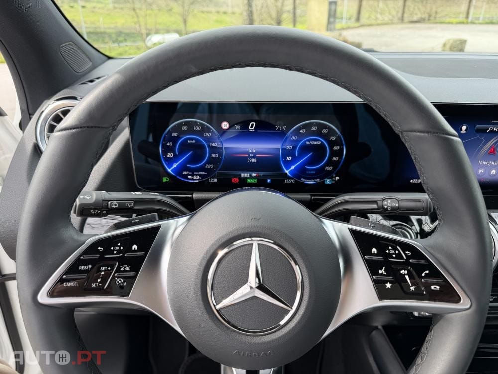 Mercedes-Benz EQA 300 4Matic Edition 1