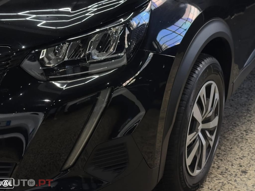 Peugeot E-2008 Active